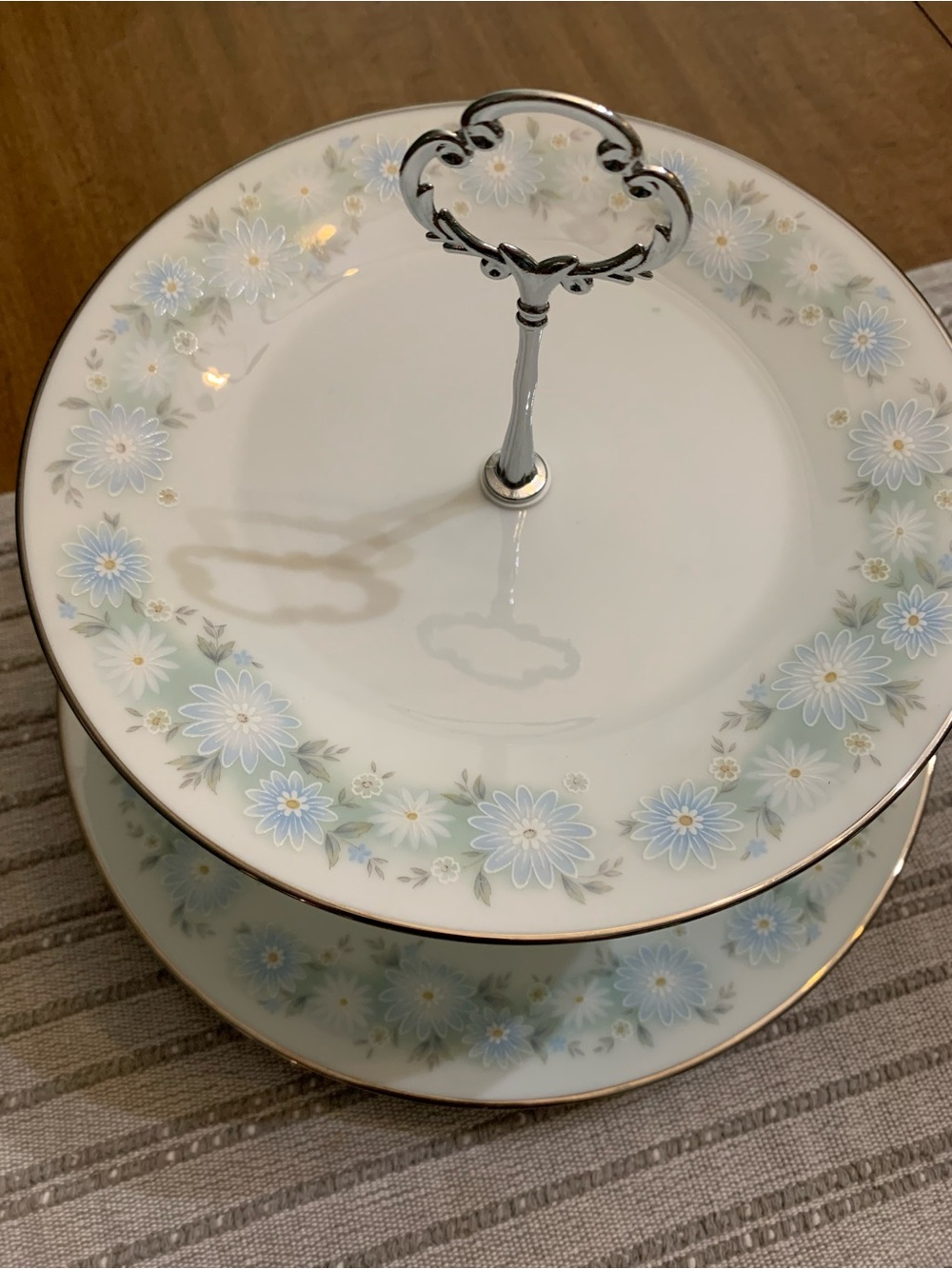 Two-Tier Porcelain Serving Stand in White with Blue Floral Band - Picture 3 of 3